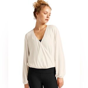 NWT Beyond Yoga Wrapped Up Pullover